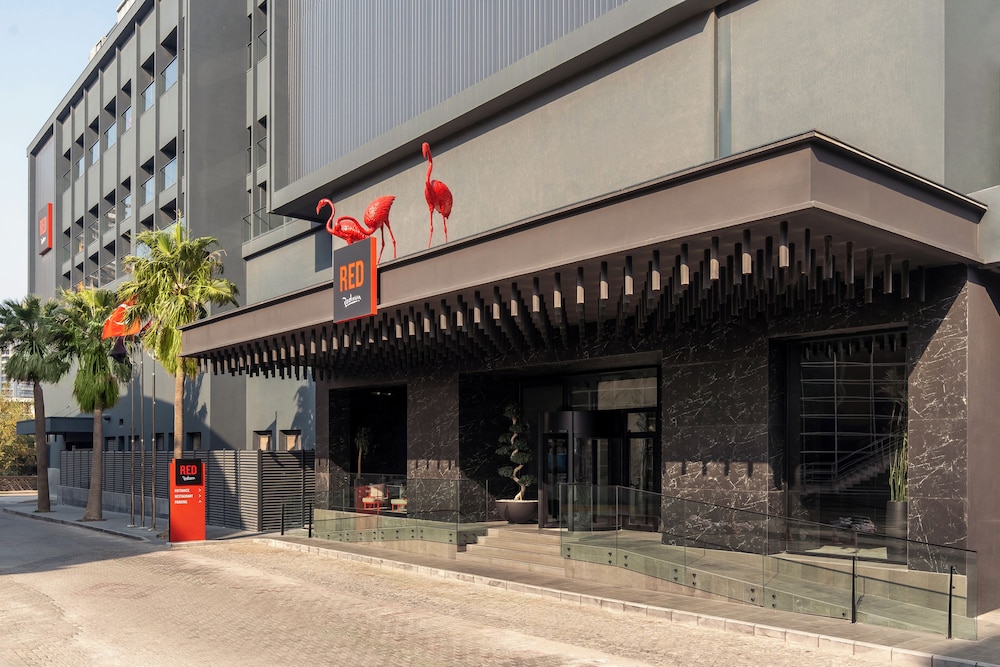 Radisson RED Izmir Point Bornova 53/59