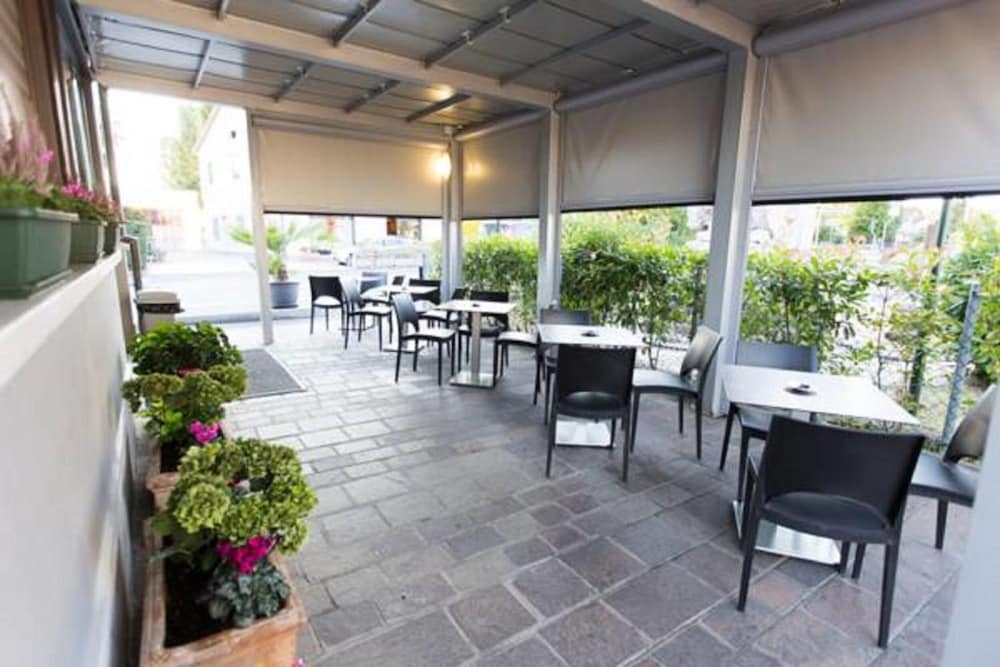 Albergo Bar Cenni 32/48