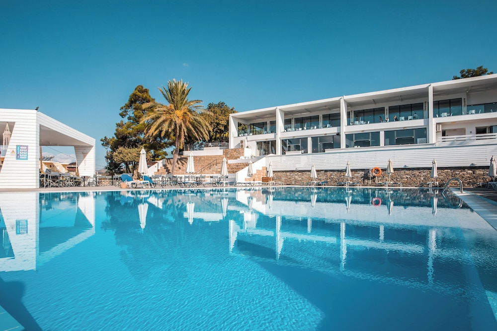 Ellia Hotel 6/50
