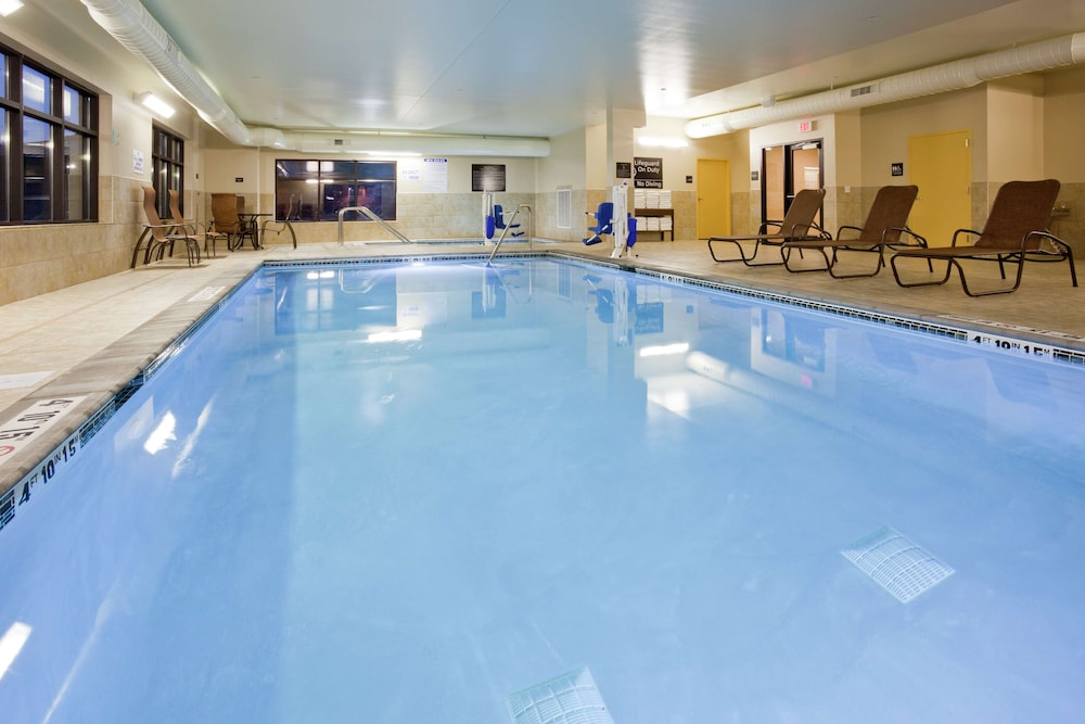 Hampton Inn & Suites Minneapolis/West-Minnetonka 2/25