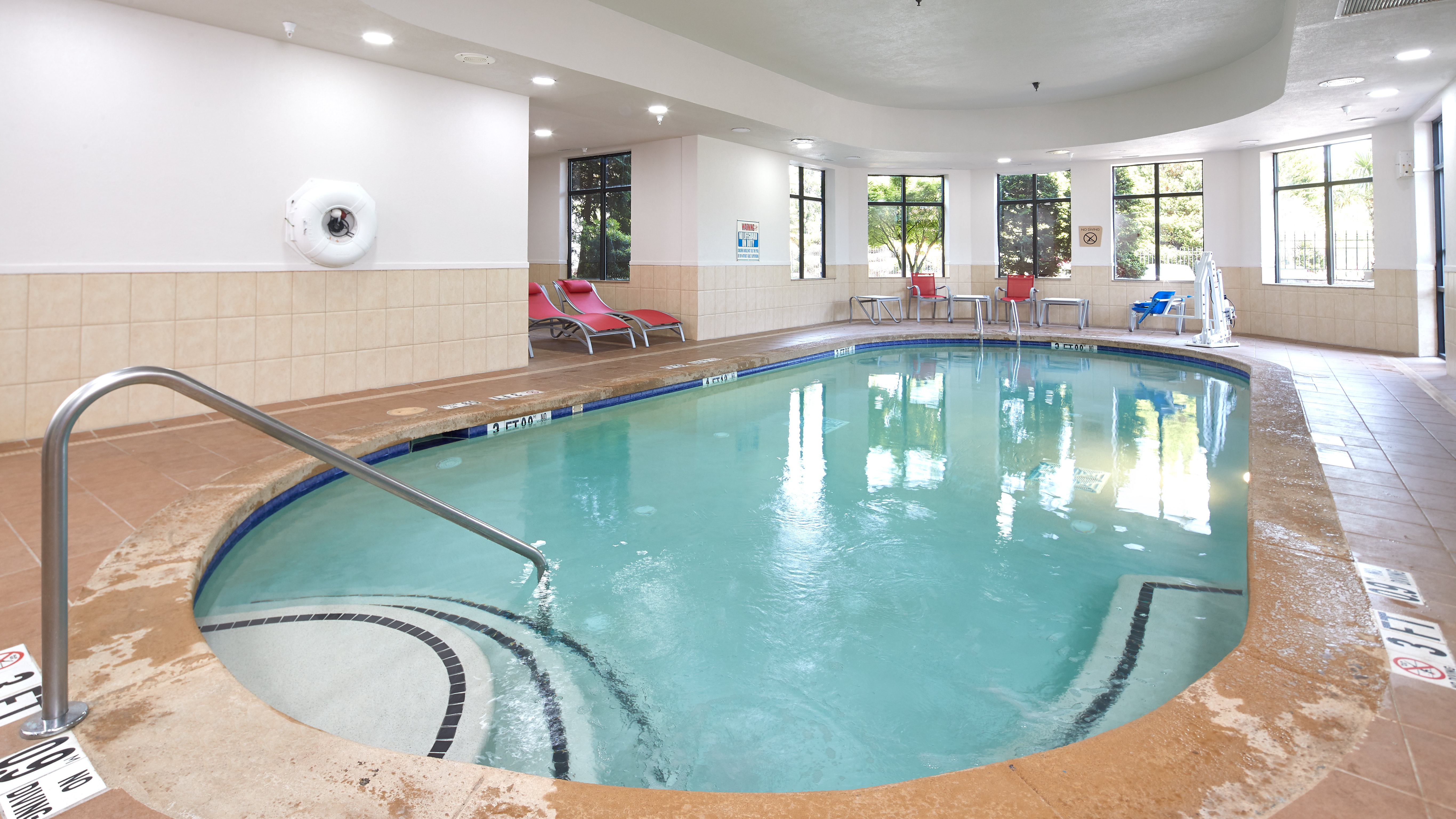 Holiday Inn Hotel Suites Stockbridge Atlanta I 75 17/50