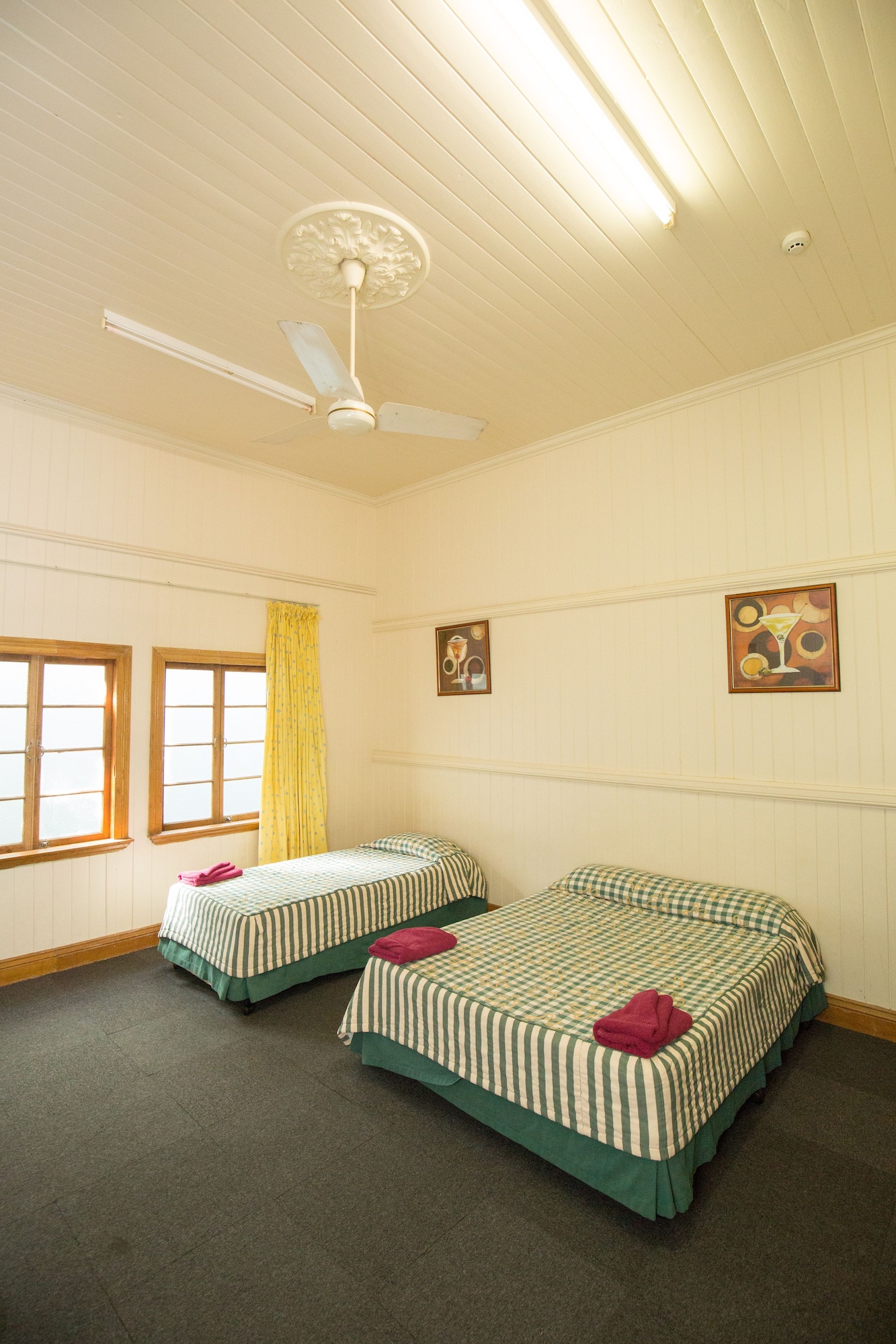 BASIC, DOUBLE BED, SHARED BATHROOM