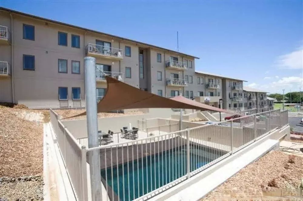 Gladstone Downtown Central Apartment Hotel 9/48