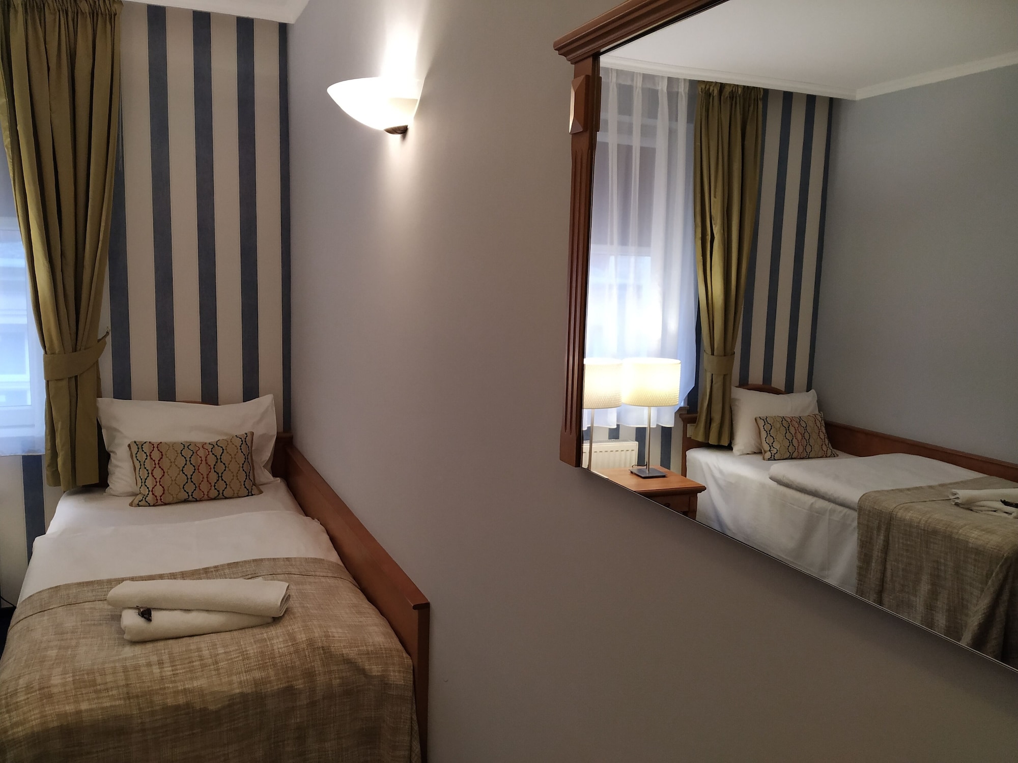 STANDARD, TWIN BEDS
