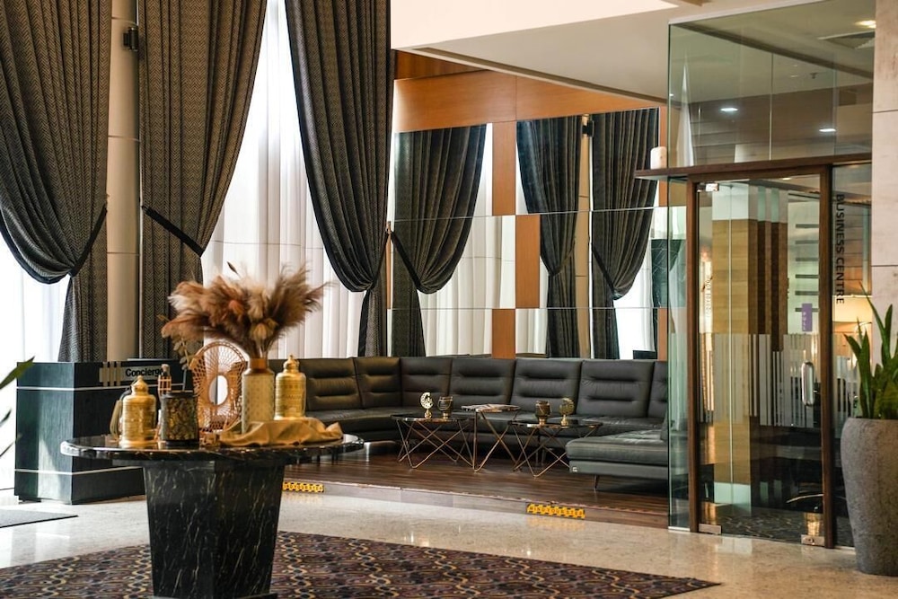 New World Suites 34/43
