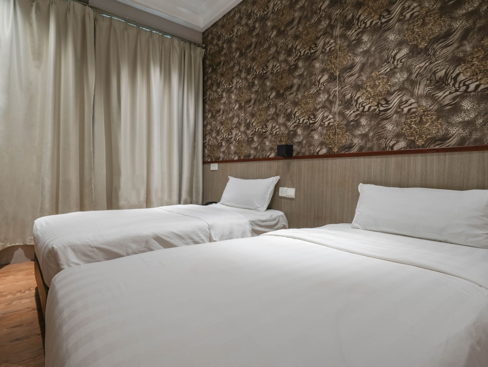 The Noble Hotel 20/48