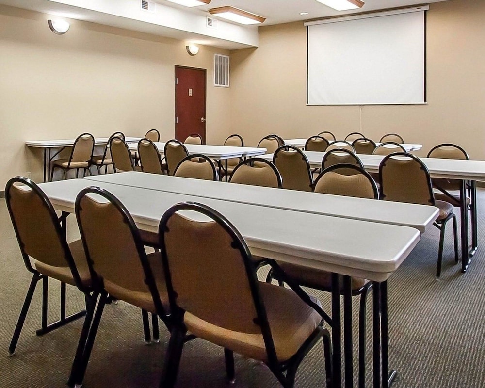 Comfort Suites Jackson Cape Girardeau 58/63