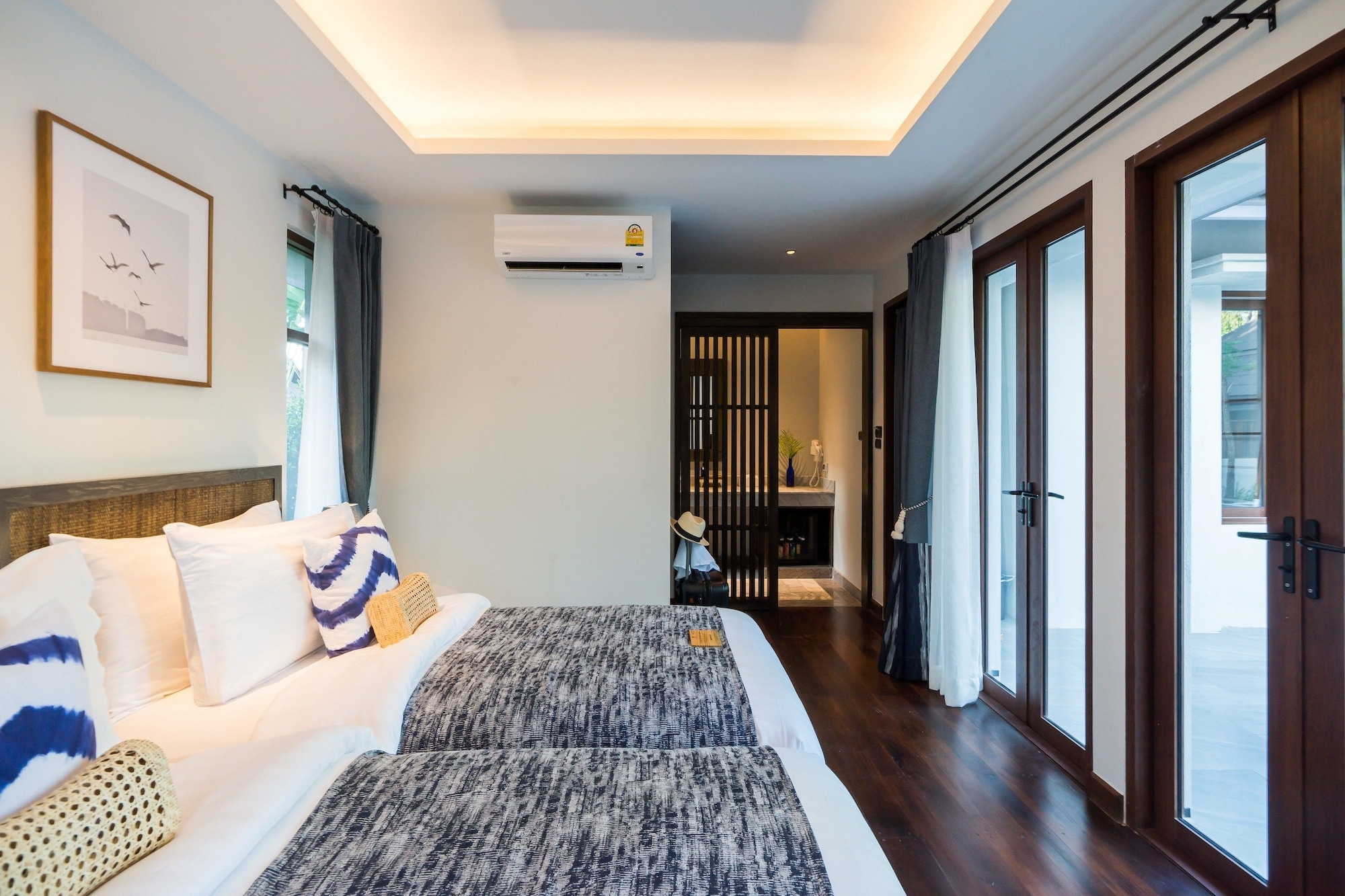 2 Bedrooms, Grand, Pool, Villa, King and Twin Beds