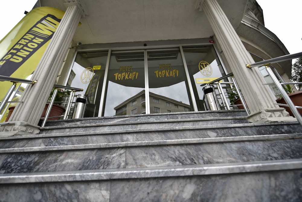 Topkapi Hotel 4/69