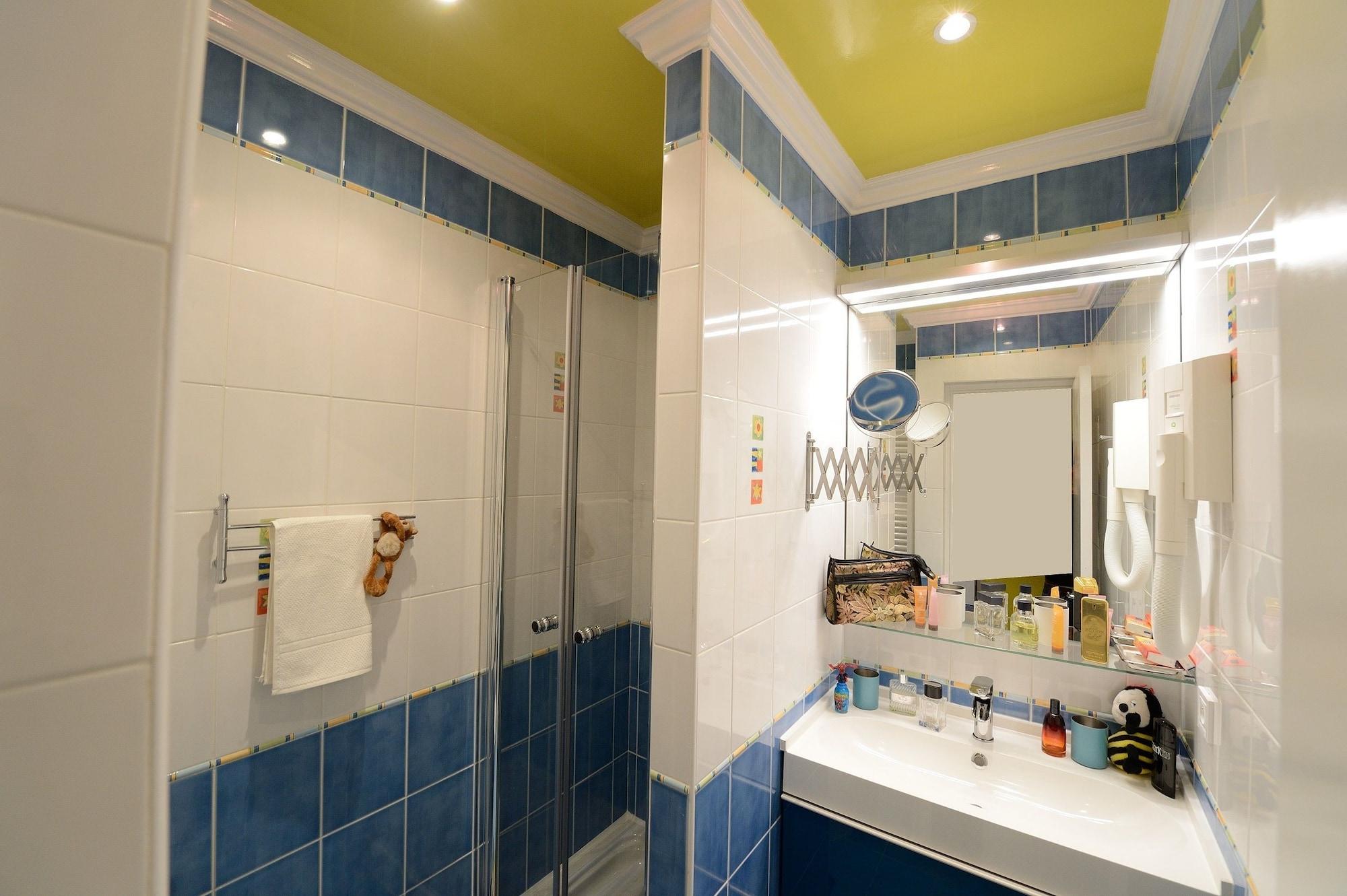 Livingstone, Studio, Suite، Les Patios Du Marais 6/8