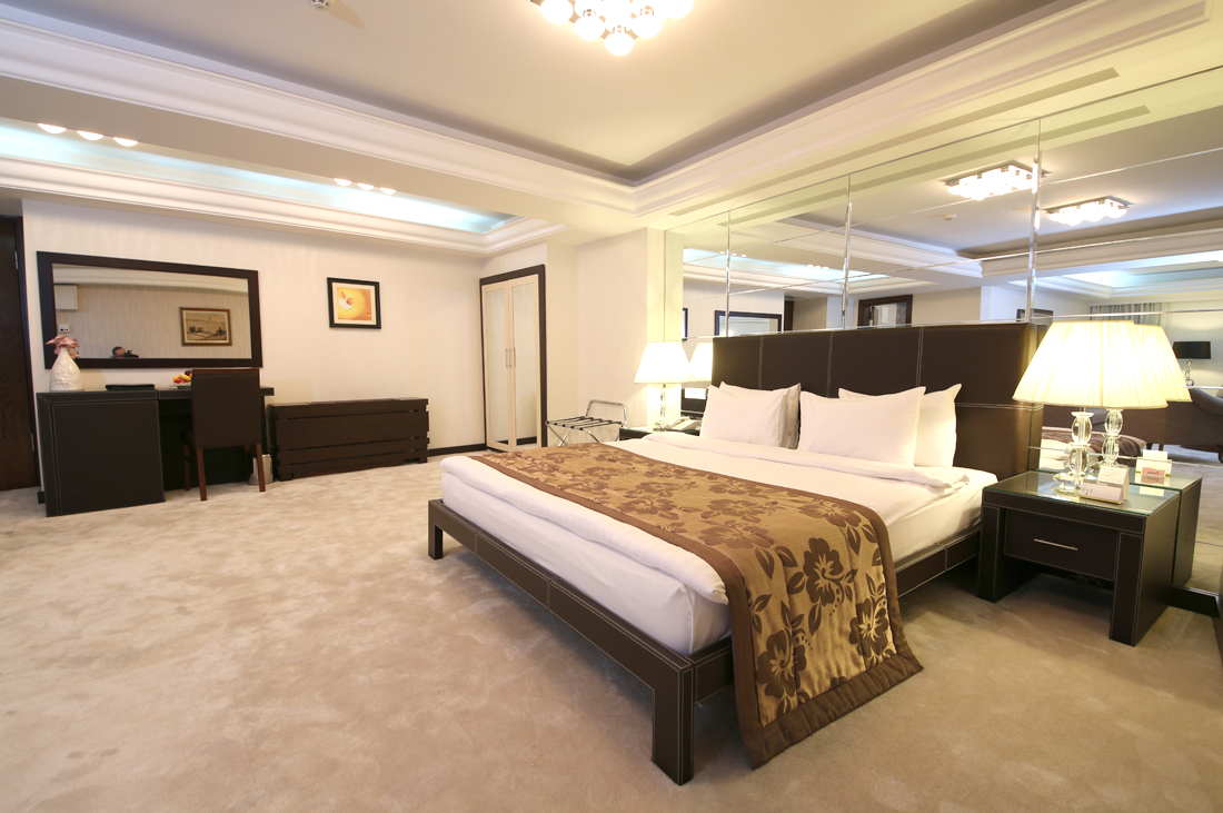 Executive, French Bed