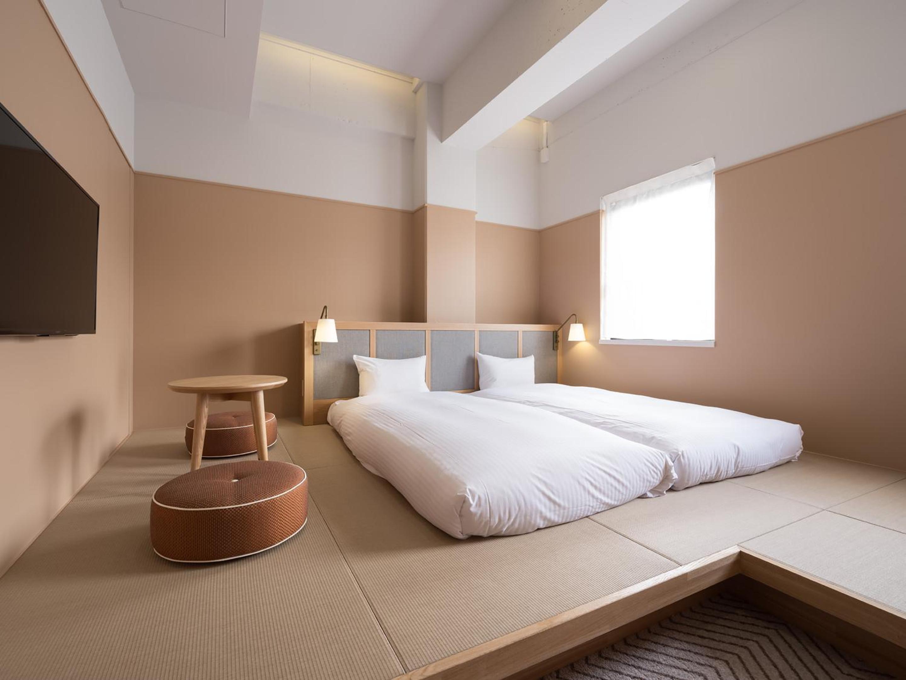 Adjoining, Moderate, Private Bathroom