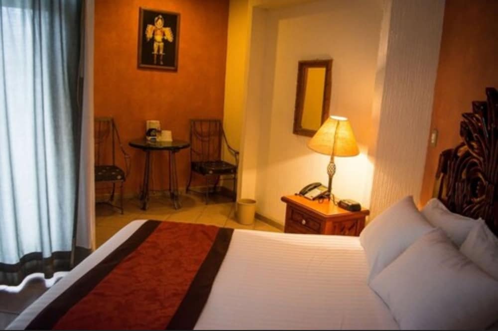 Real Azteca Hotel 16/25