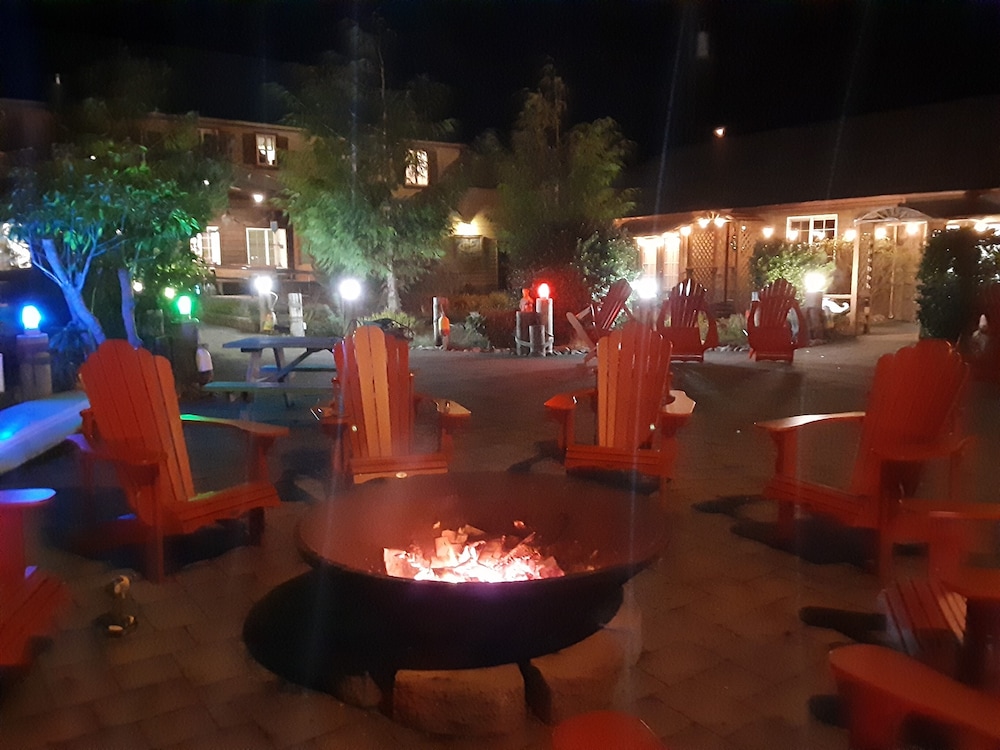 Anchor Inn Resort 42/50