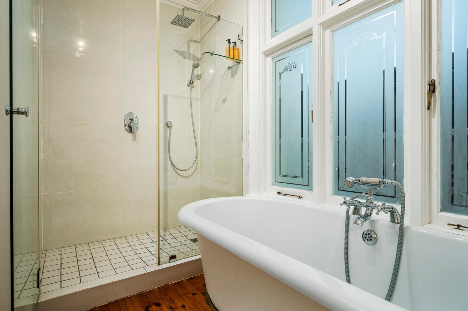 Millbury Guest House 25/29