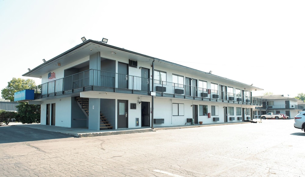 AMERICAS BEST VALUE INN 2/53