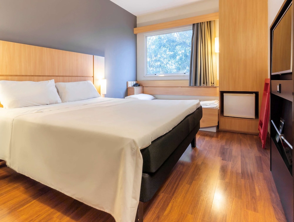 Ibis Piracicaba 28/69