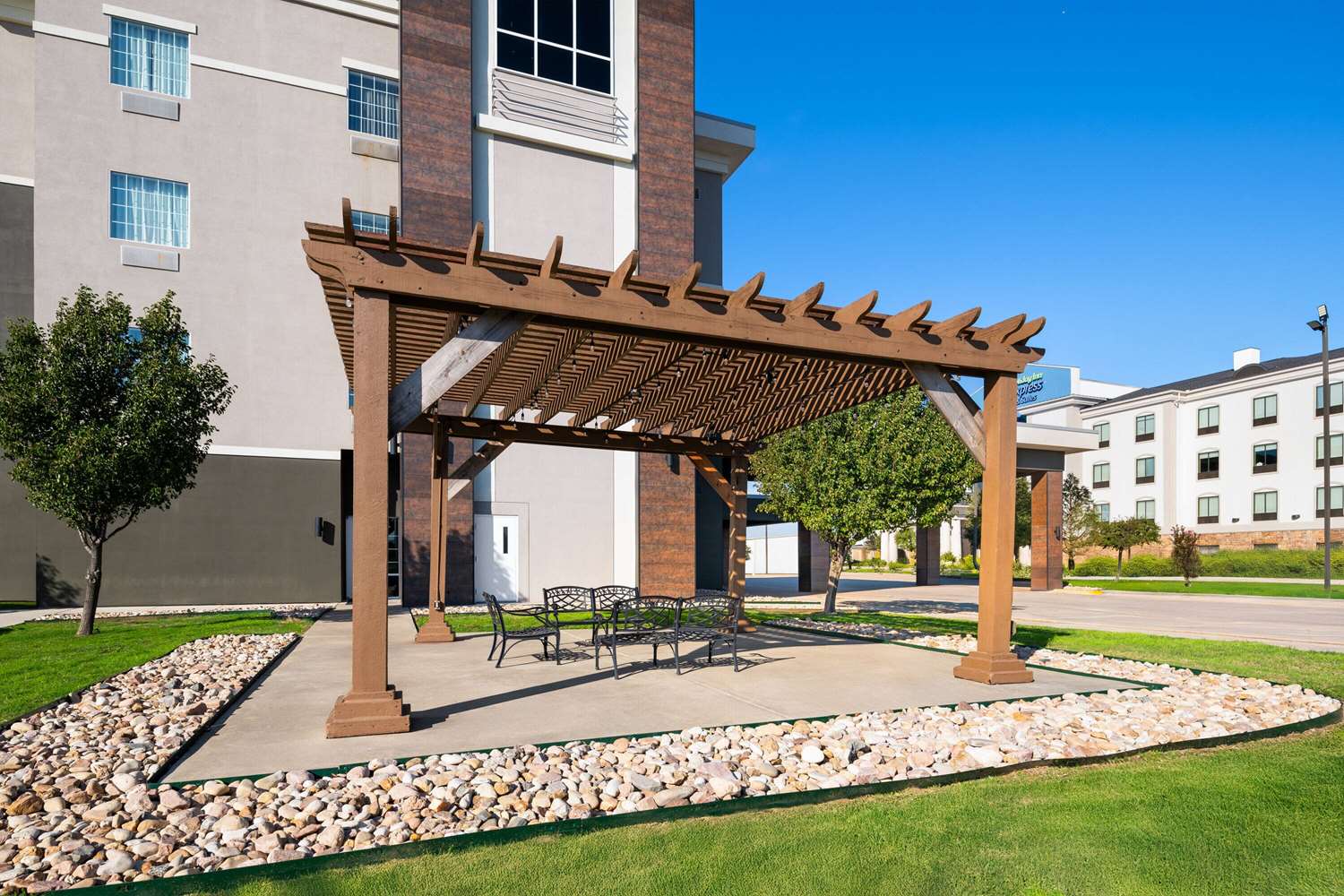 La Quinta Inn & Suites by Wyndham Denton - University Drive 38/41