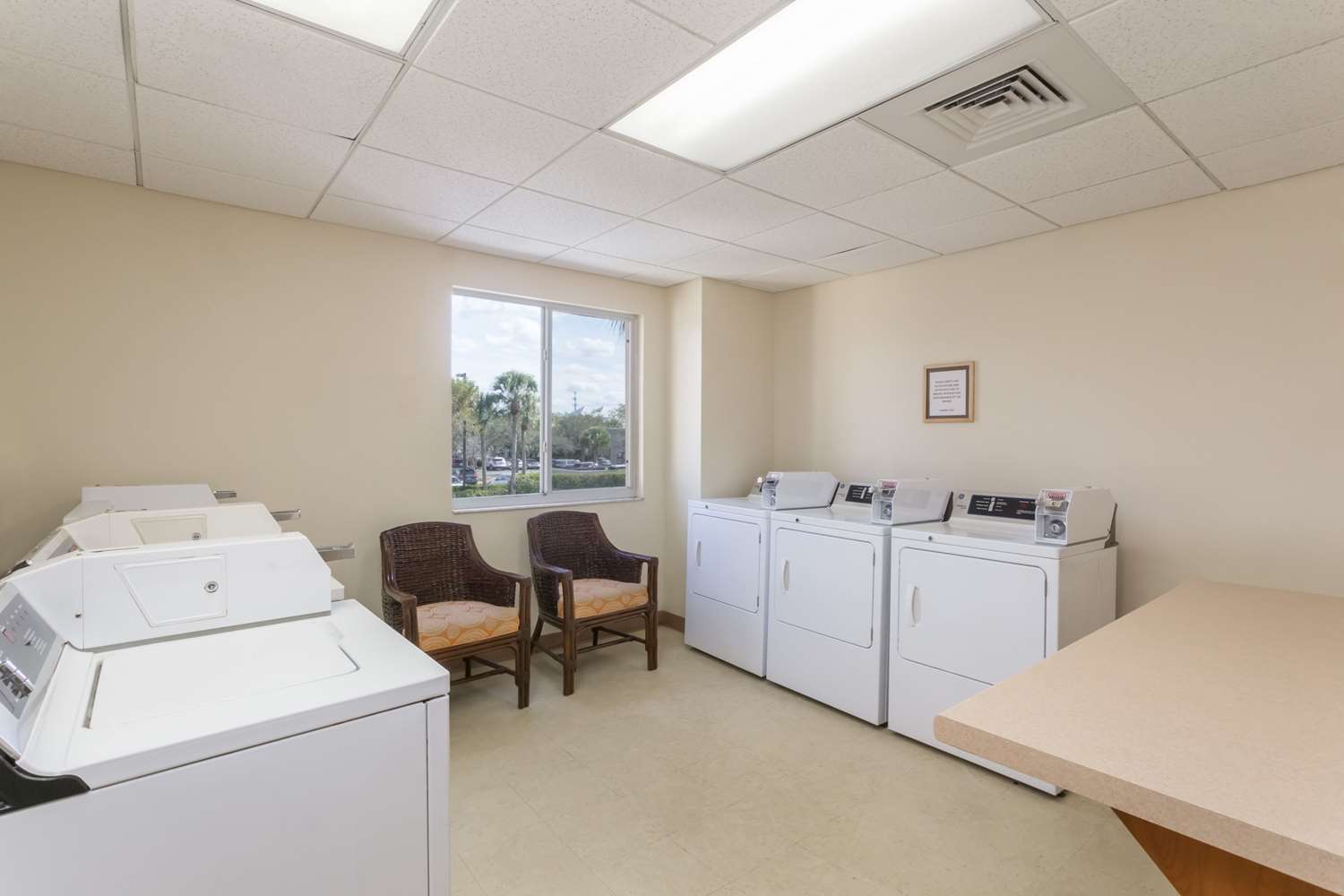 Hawthorn Extended Stay by Wyndham Naples 11/54