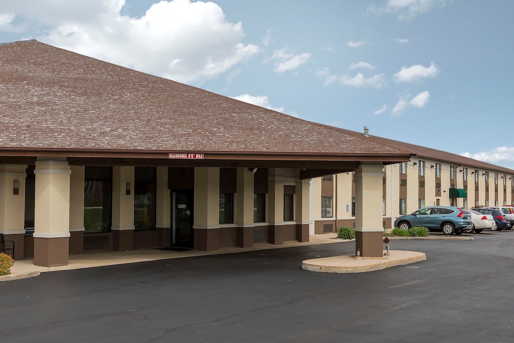Quality Inn Sycamore - DeKalb 4/43