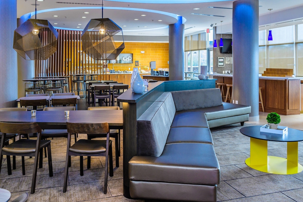 SpringHill Suites Houston NASA/Seabrook 27/48