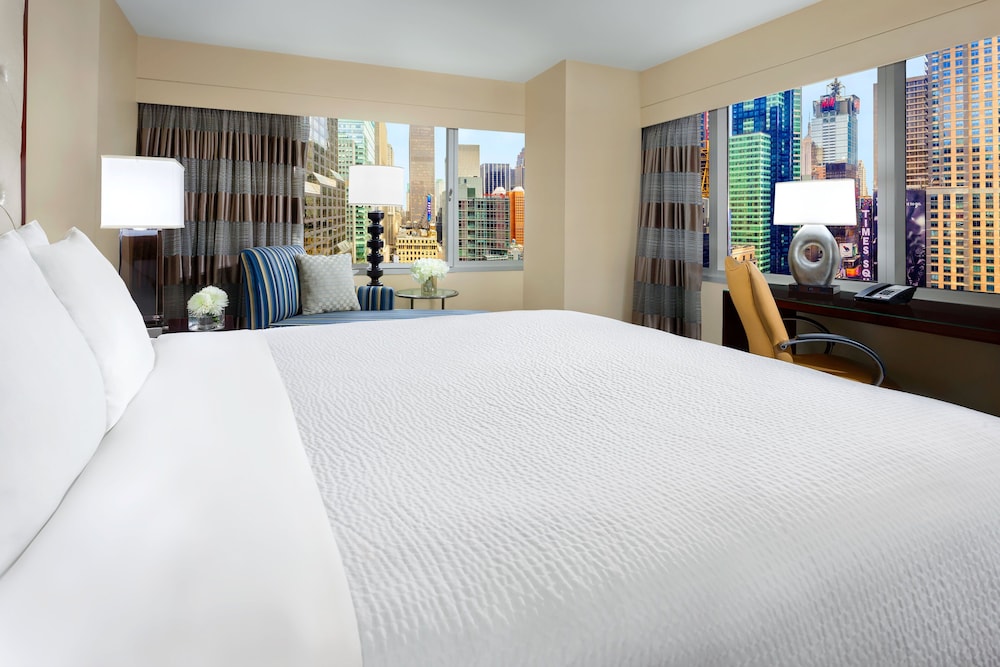 Hyatt Regency Times Square 24/62