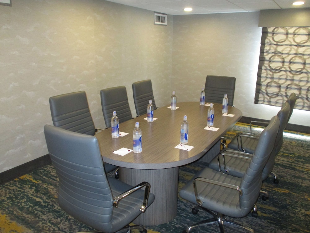 Best Western Plus Bloomington East Hotel 23/24