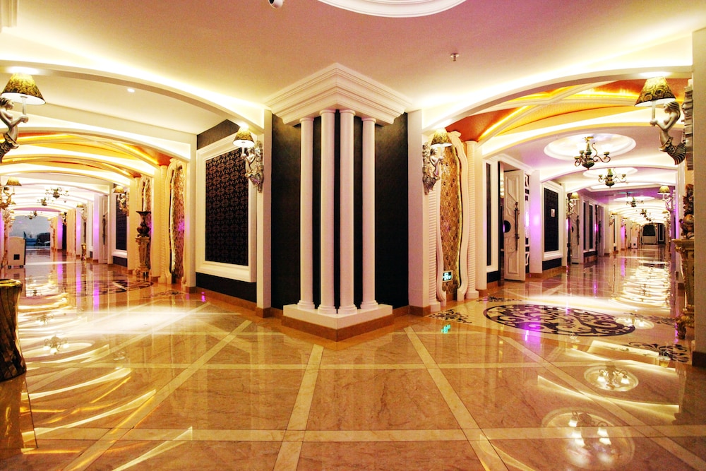 Grand Bravo Hotel 10/63