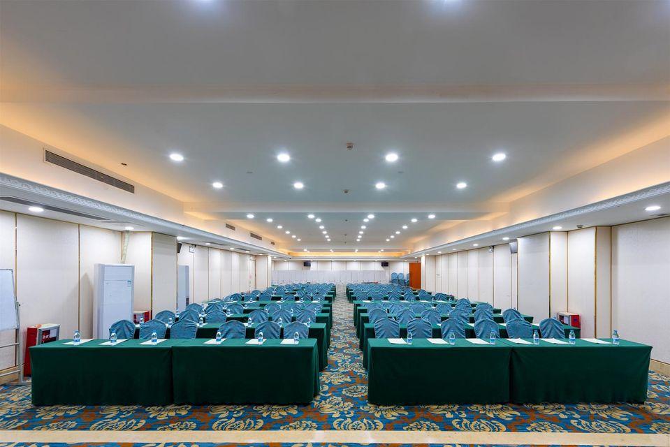 Vienna Hotel (Guangzhou South Railway Station Hanxi Changlong Scenic Spot) 30/42