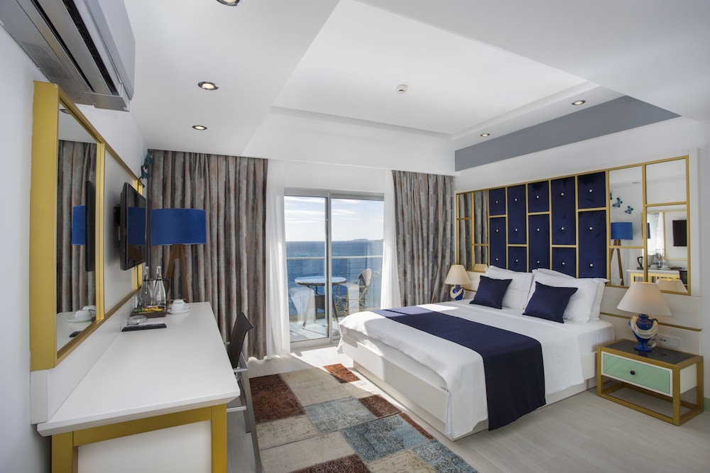 Sea View Hotel 13/50