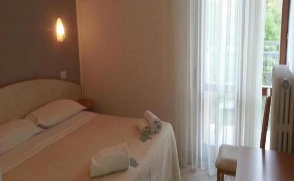 HOTEL PRESTIGE 19/50