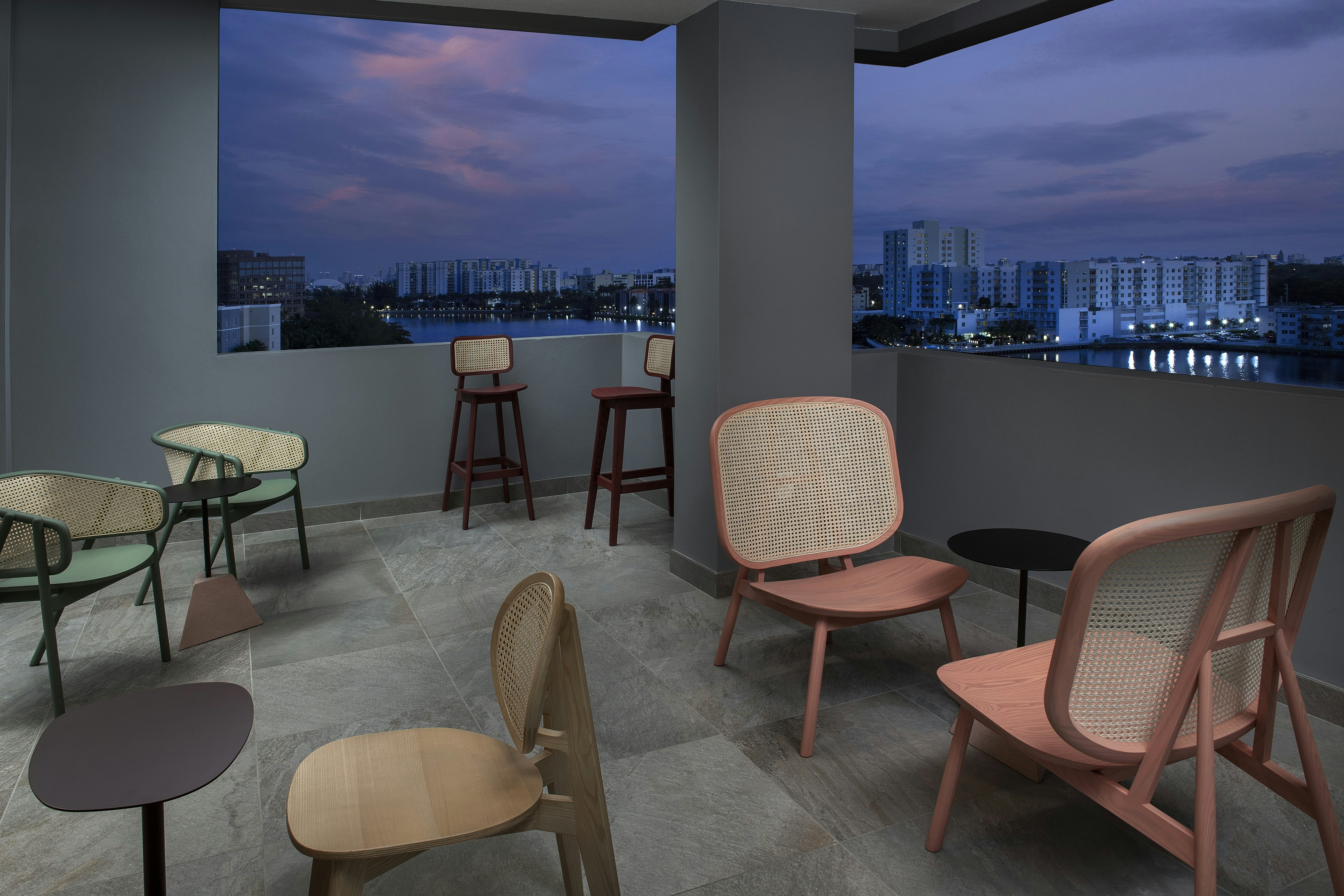 Home2 Suites by Hilton Miami Airport South Blue Lagoon 17/24