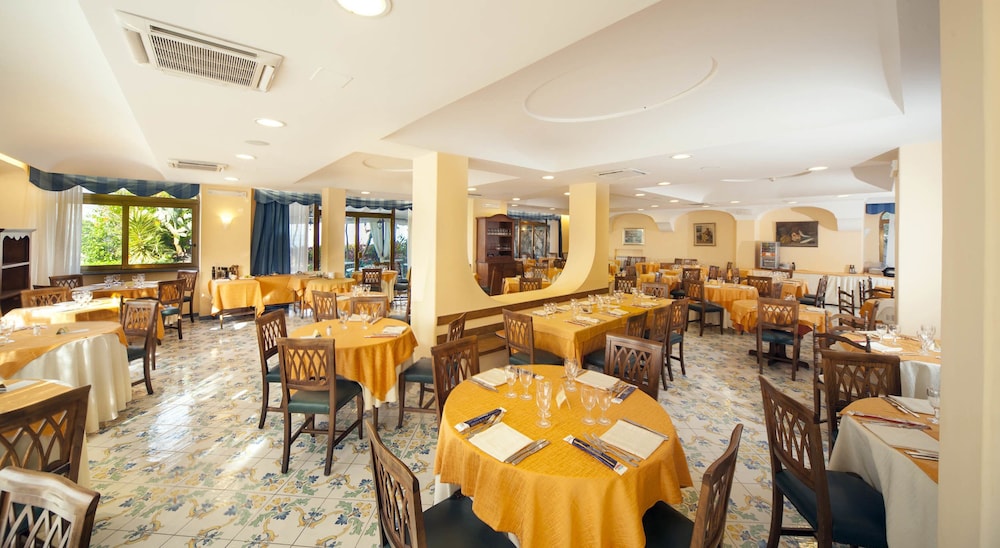Ambasciatori Hotel 23/47