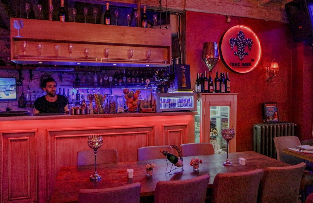 Chez Bore Boutique Hotel 61/71