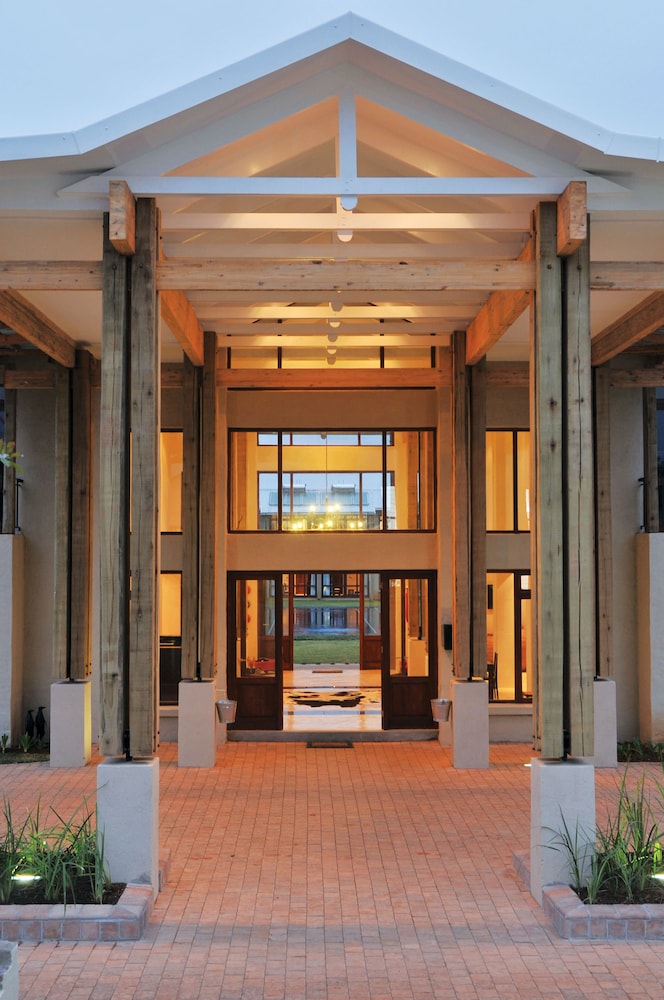 Casterbridge Hollow Boutique Hotel 4/52
