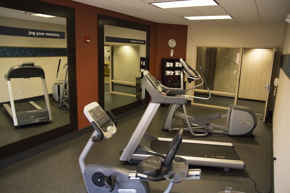Hampton Inn Suites Madera 32/47