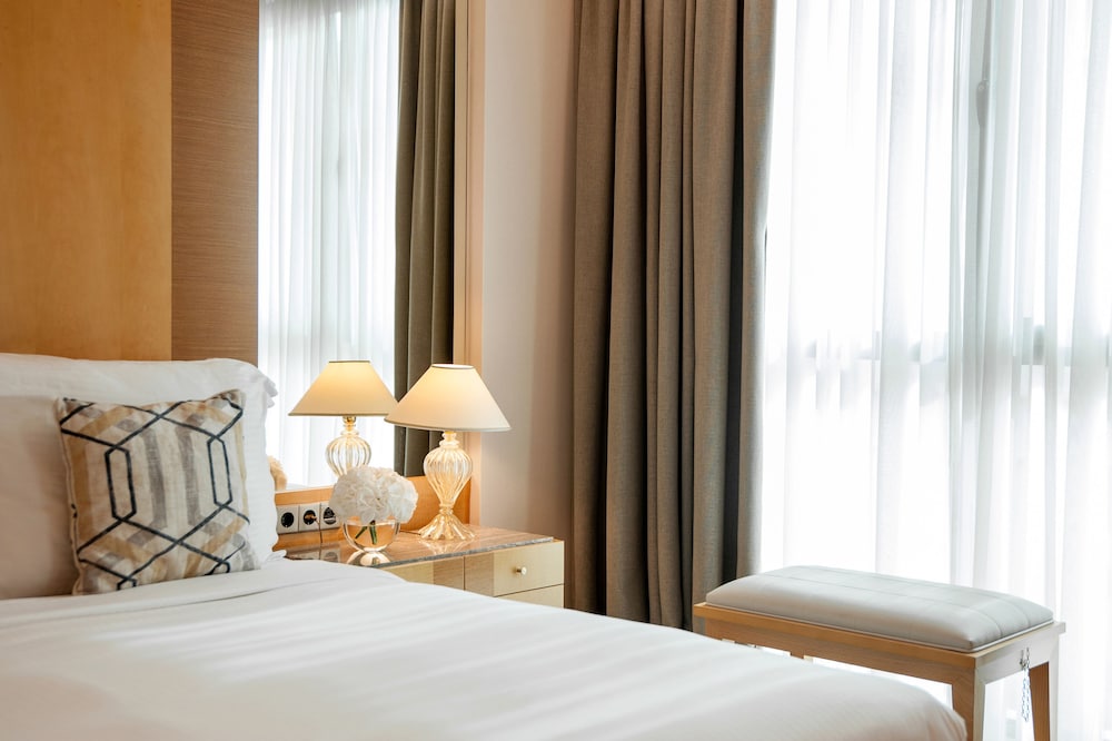 Melia Athens 18/73