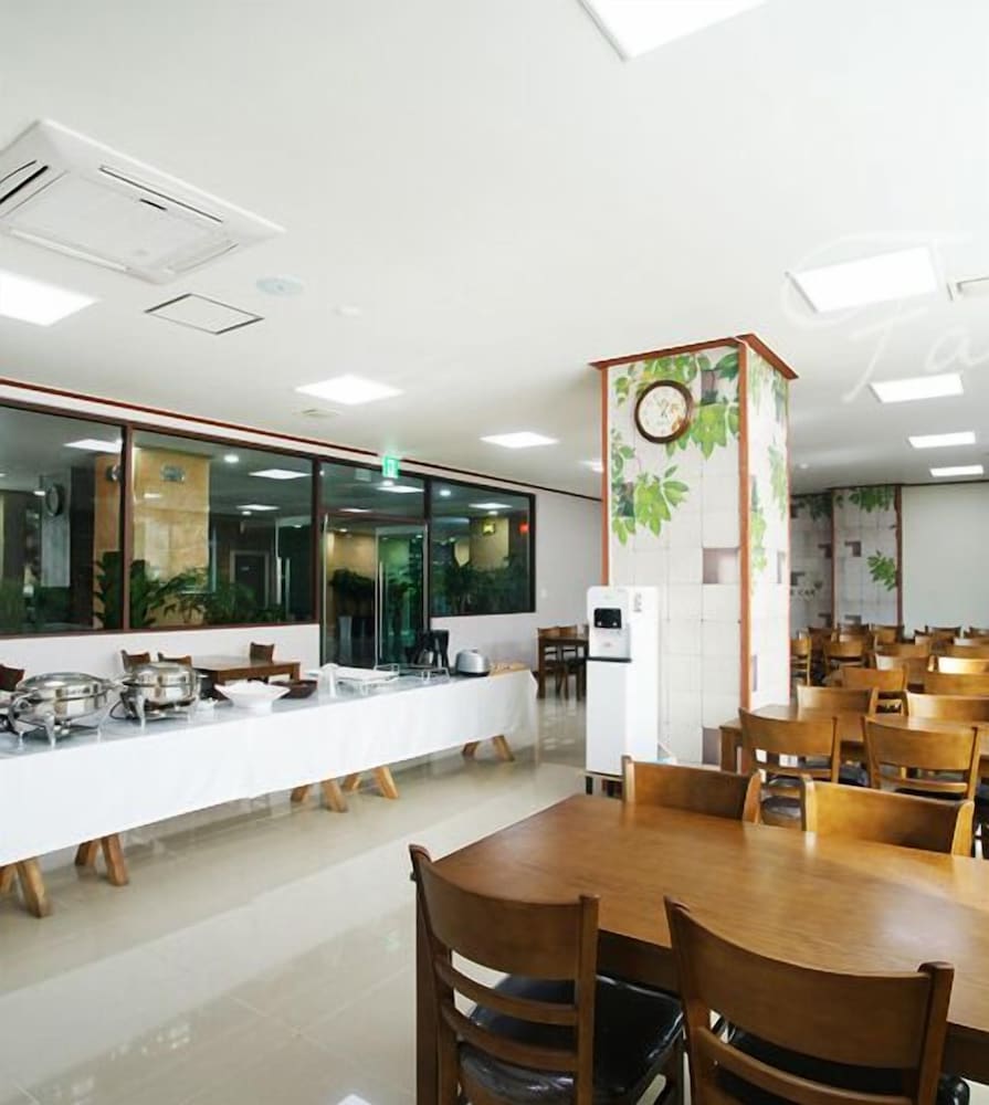 SEONGSAN AQUA BEACH HOTEL 37/42