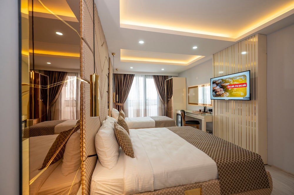 Luxury Airport Hotel 37/48