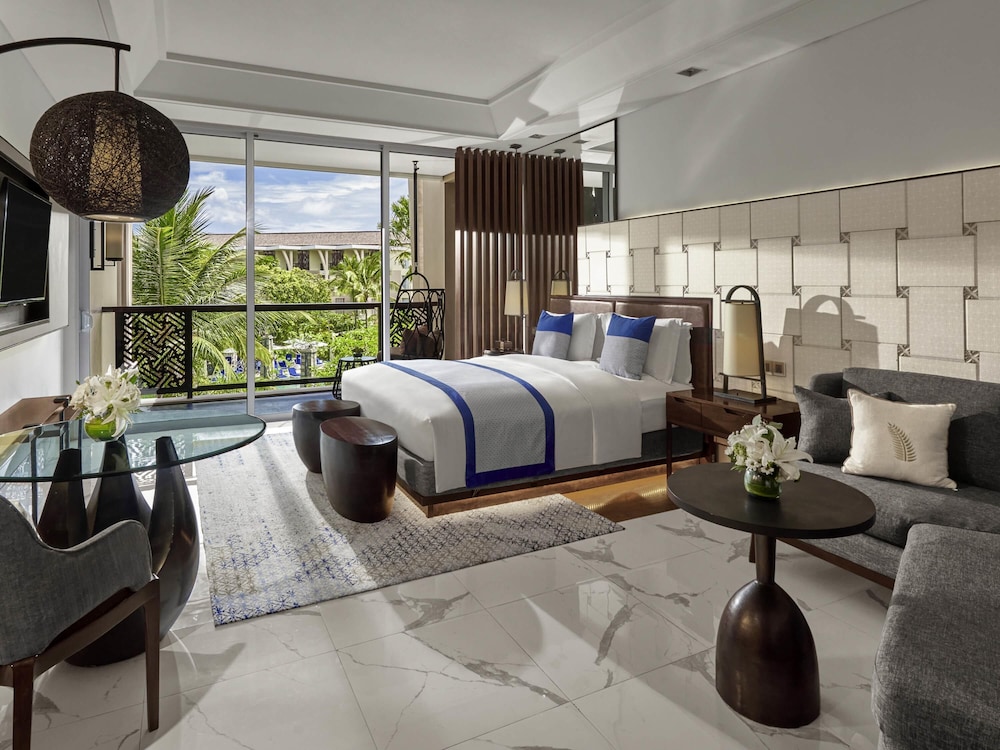 LUXURY, KING BED, RESORT VIEW