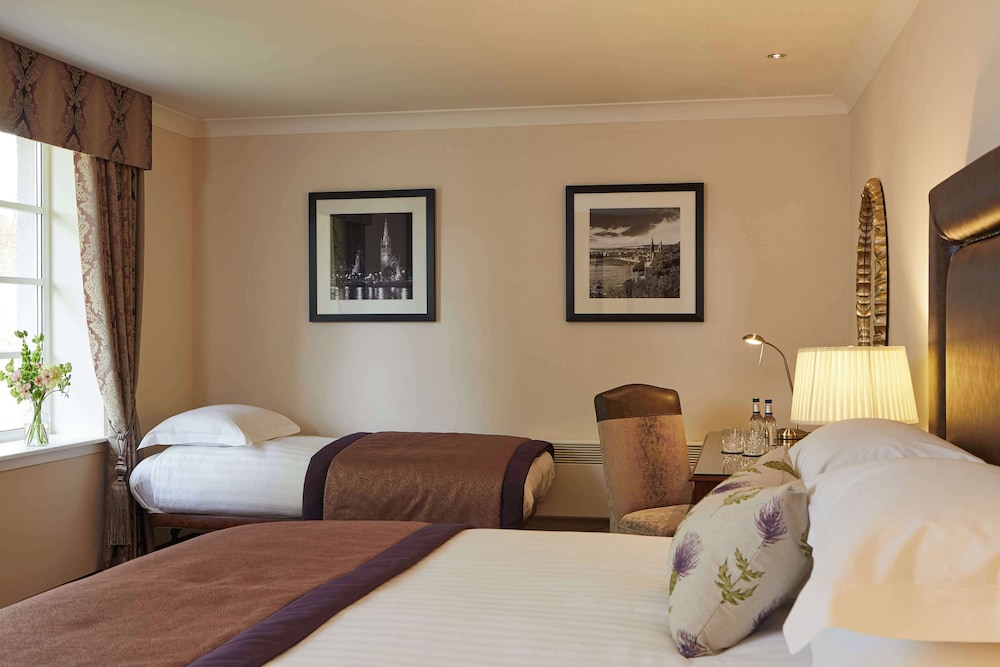 DELUXE, FAMILY, DOUBLE BED