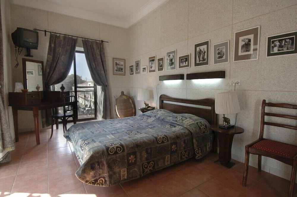 De La Poste Hotel 12/35