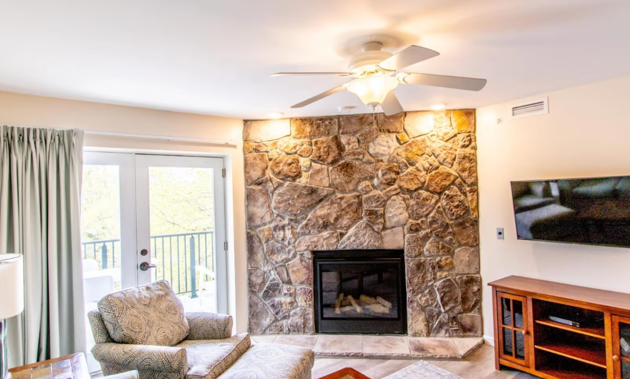 Laurel Point Resort 12/35
