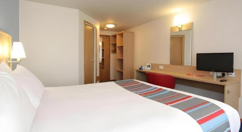 Travelodge Lancaster M6 22/36