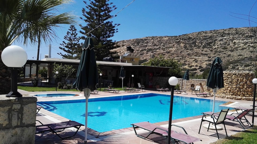 Dimitris Villa Hotel 66/67