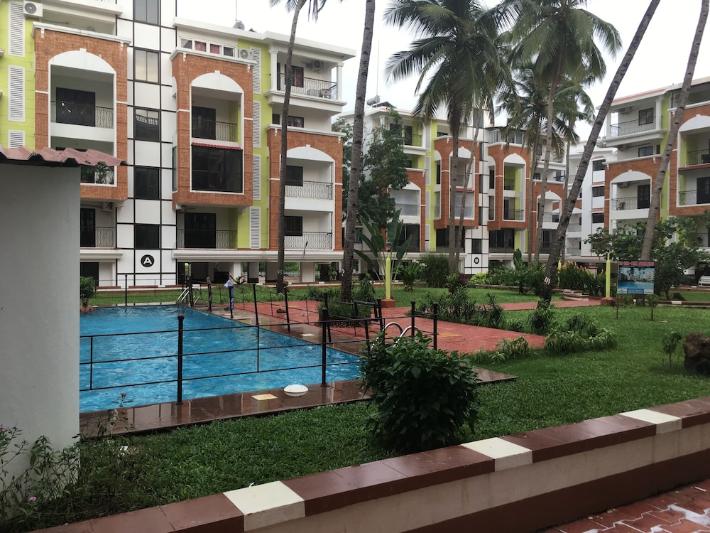 Monarch Suites 27/40