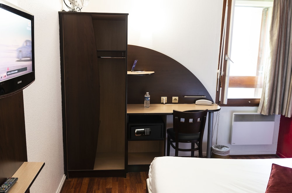 Hotel Bagatelle Paris Nord Roissy 10/37