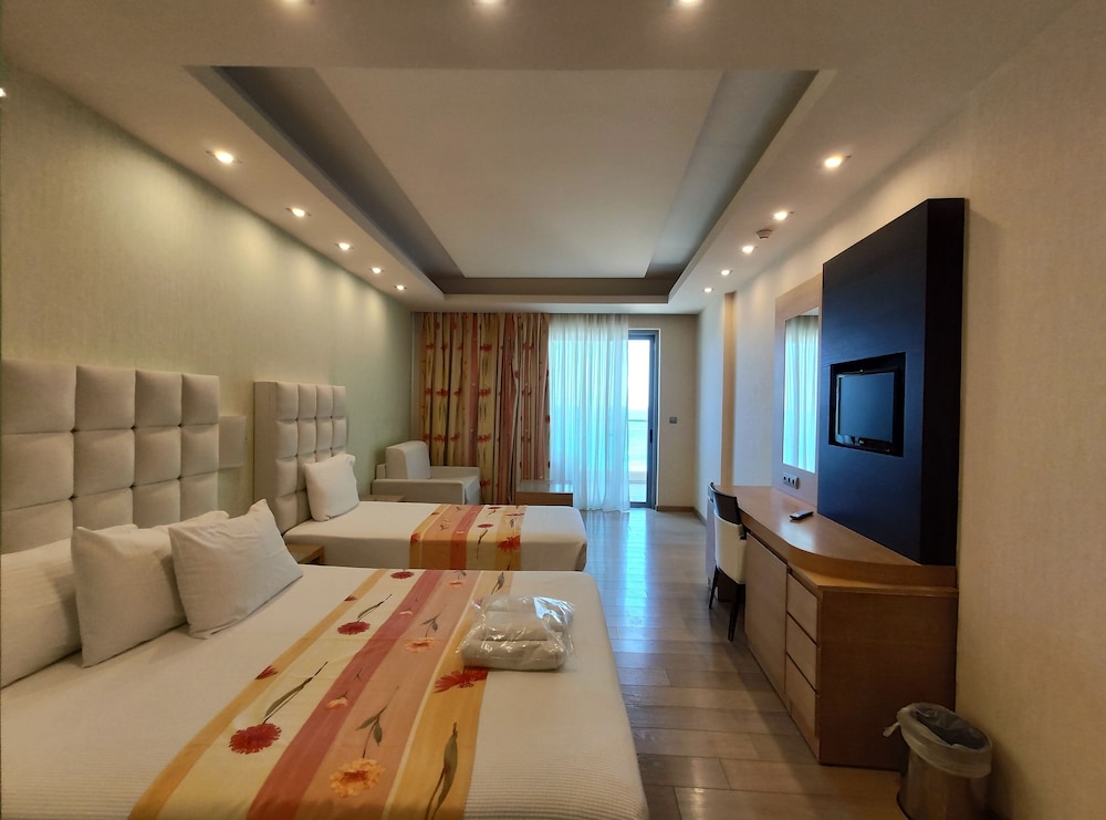 Konstantinos Palace 31/50