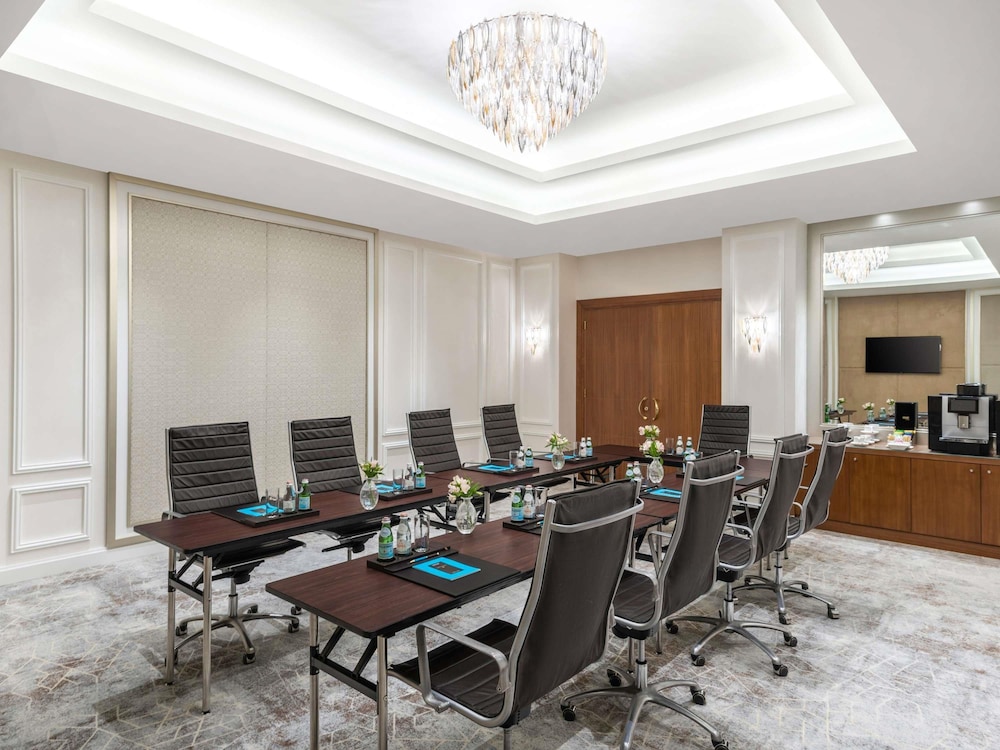 Sofitel Dubai Jumeirah Beach Hotel 71/80