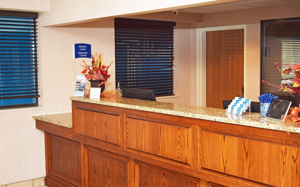 Beachfront Hotel 8/50